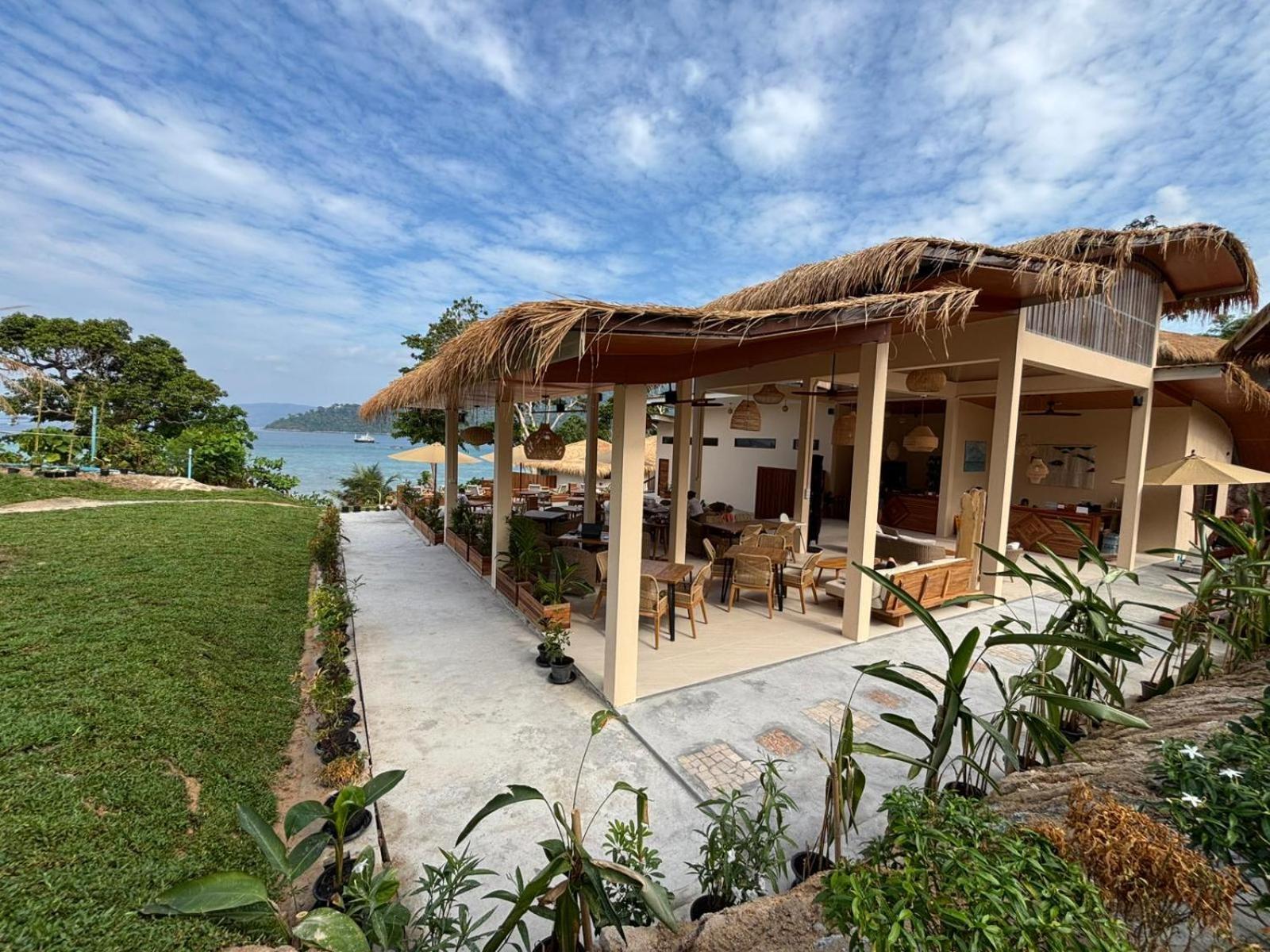 Ten Moons Sunset Villas Koh Lipe Exterior photo